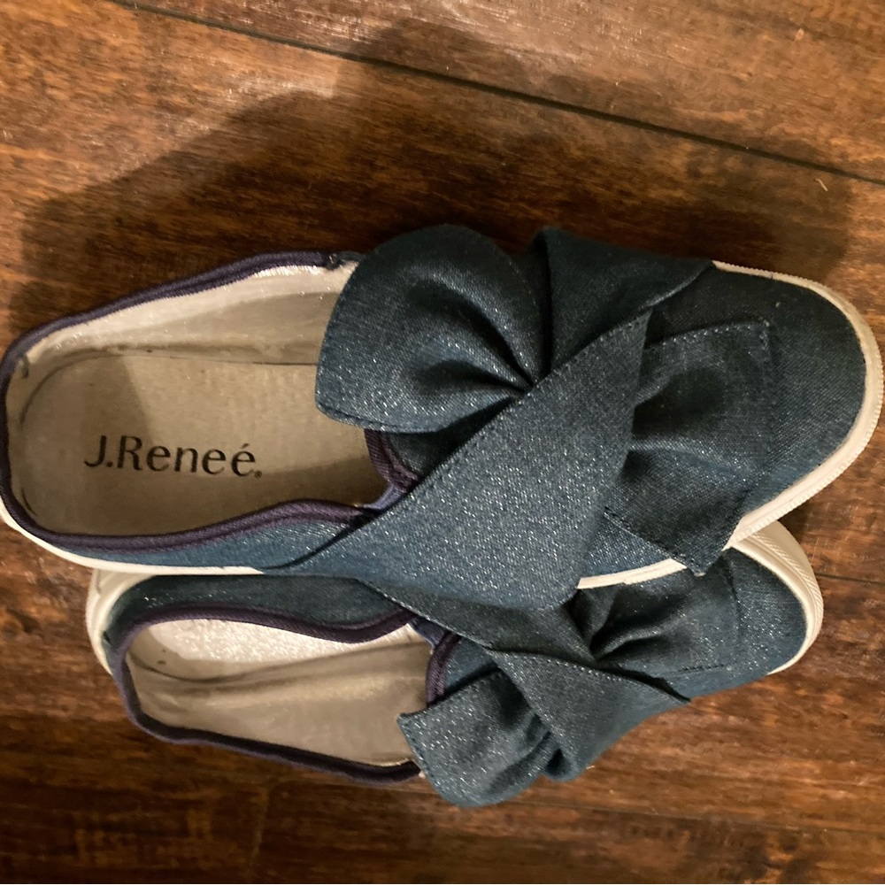 Woman’s slide in shoes